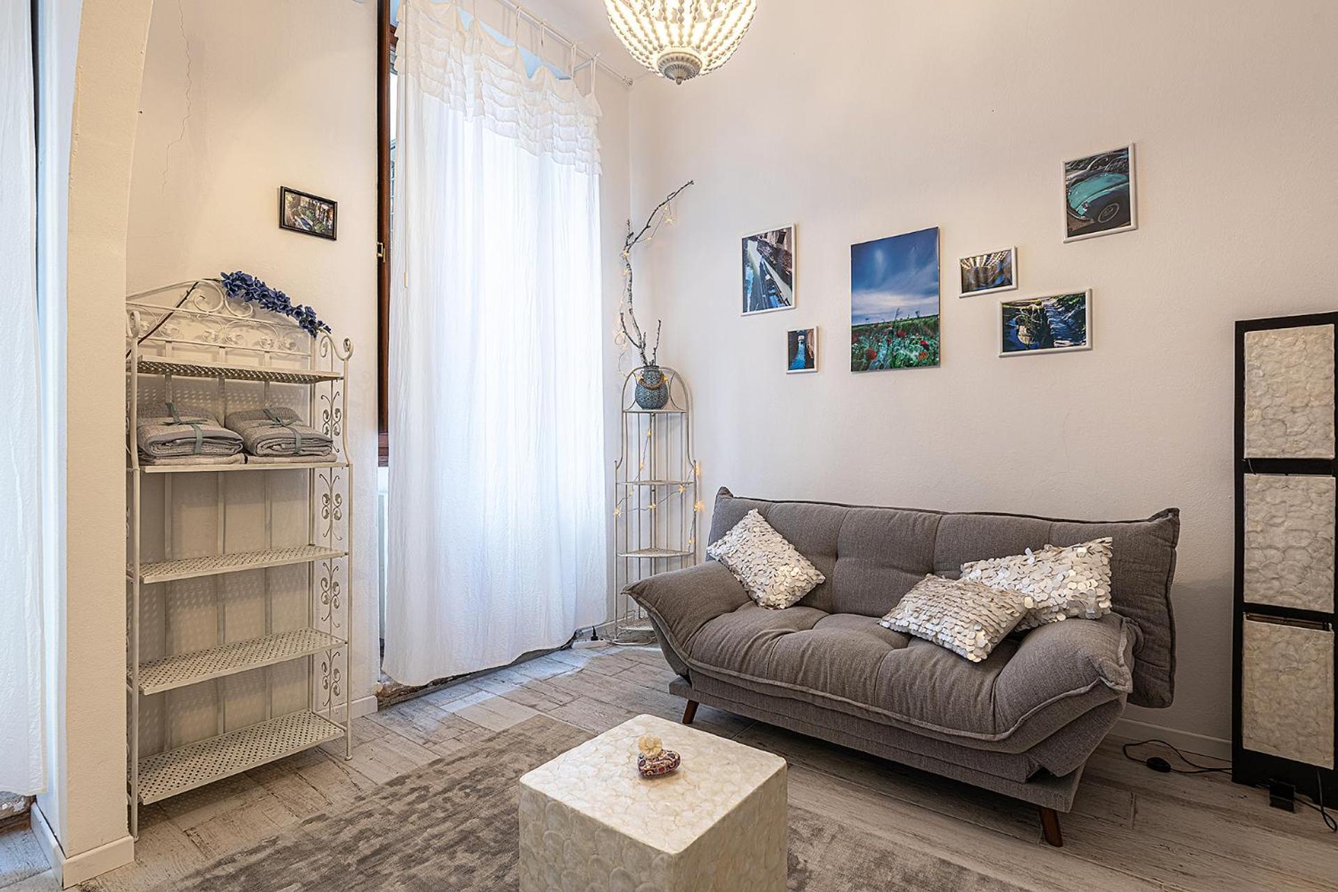 White & Gold Suite Verona, Verona